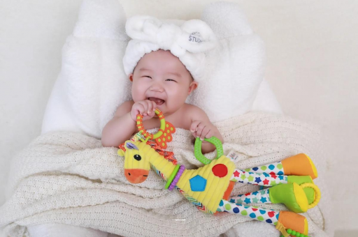 信阳1岁宝宝流鼻涕打喷嚏